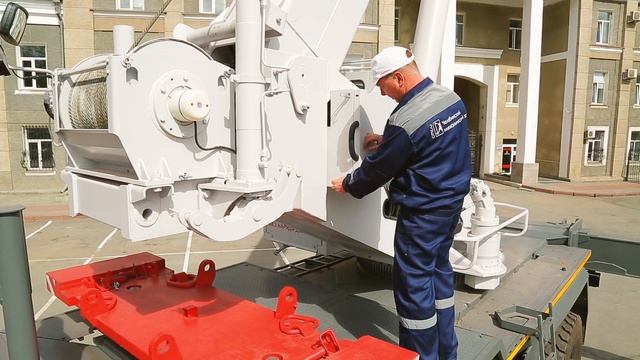 Установка противовесов на автокране Челябинец смотреть онлайн