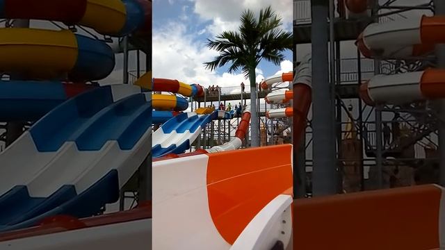 Я катаюсь на водных горках смотреть онлайн