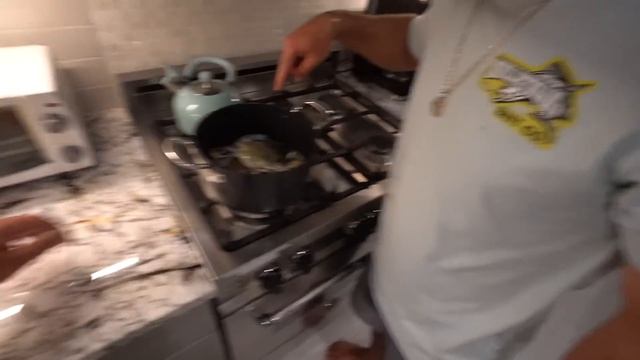 SHOOTING FISH AND BOILING CRABS {catch clean cook} смотреть онлайн