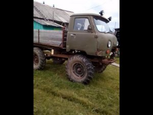 УАЗ с двигателем ВАЗ. Кабина, кузов, колеса, рулевое.