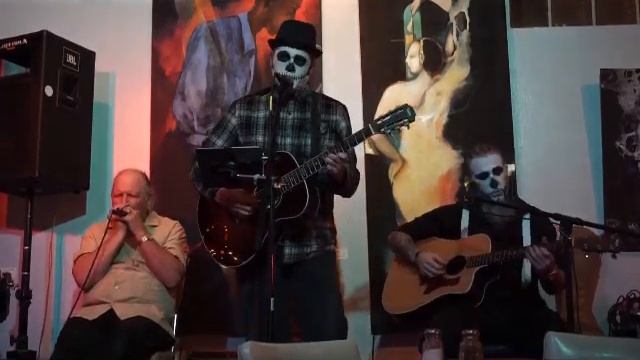 Banjo Bones Halloween at Luna's Cafe 10 30 15 смотреть онлайн