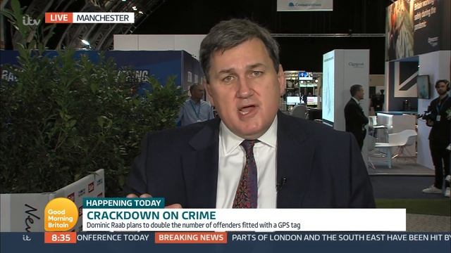 ''I Have No Idea Where He Is" MP Caught Out As Camera Shows Boris Johnson a Few Metres Away | GMB смотреть онлайн