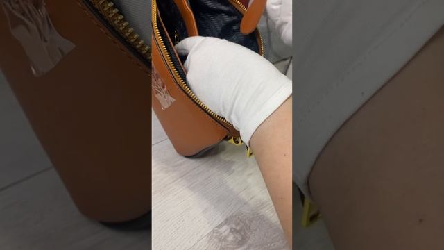 Сумка под PRADA смотреть онлайн