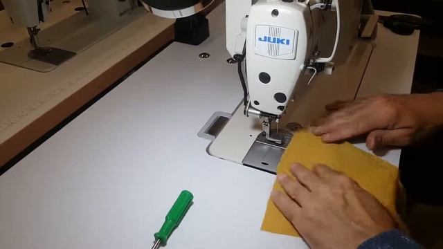 SFC2 Quick change clamp, shirring & gathering foot смотреть онлайн