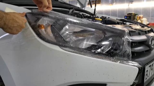 Оклейка бронирование фар Лада Гранта New 2021 в полиуретановую пленку