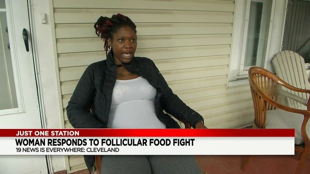 Woman caught on camera at Cleveland restaurant adding hair to food speaks out смотреть онлайн