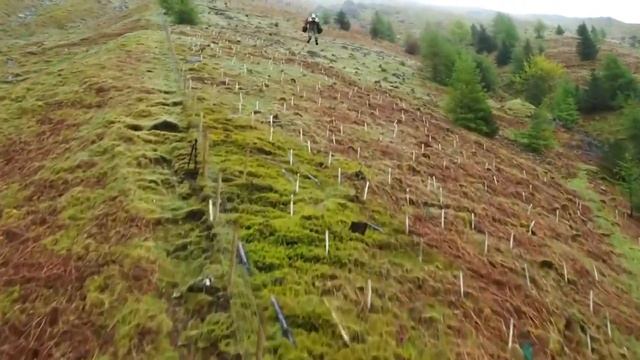 INCREDIBLE JET PACK Flies Up A Mountain For Search And Rescue Operation Drill смотреть онлайн