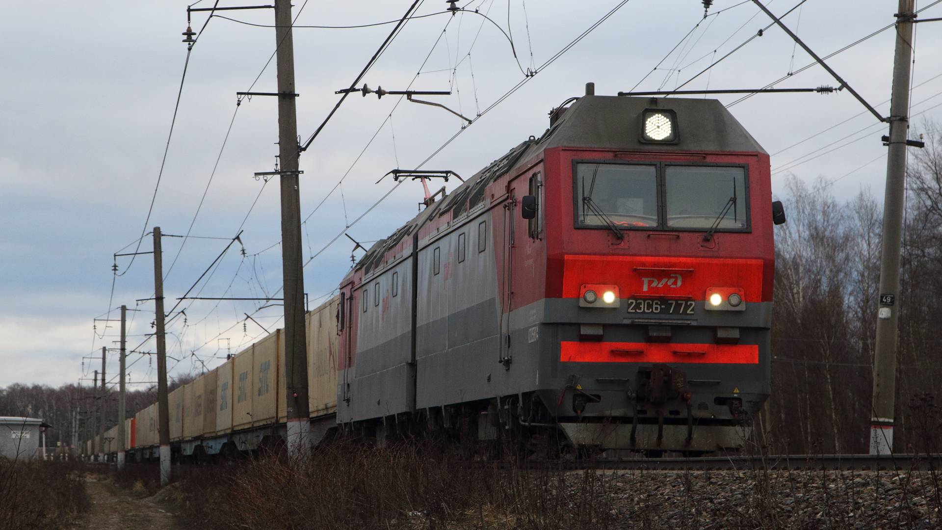 Поезда на Большой Московской Окружной железной дороге. 274 км и его окрестности. Февраль 2025 года смотреть онлайн