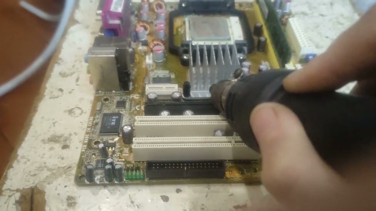 Как снять радиатор. Приклеенный или присохший смотреть онлайн