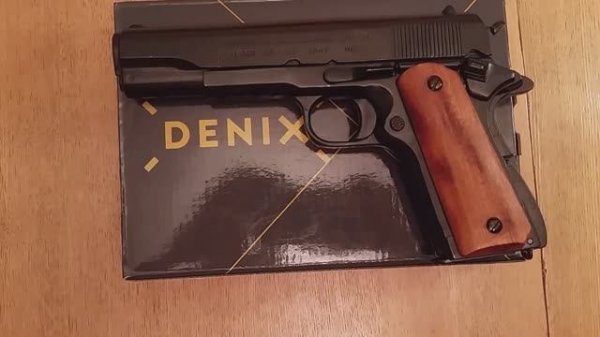 Пистолет Кольт m1911 деревянные накладки, Colt M1911 pistol, Denix replica M-1227