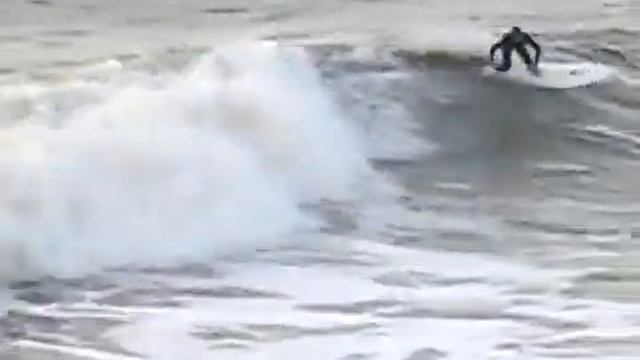 Surfing Tsunami Ripples Under GG Bridge смотреть онлайн