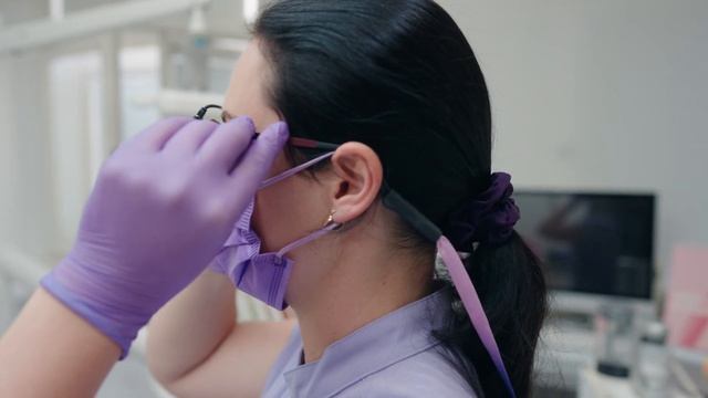 Barvy rukavic v ordinaci dentální hygienistky смотреть онлайн