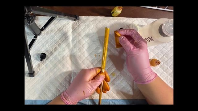 Honey bee/ Honeycomb glitter pen tutorial for epoxy or crystalac users! смотреть онлайн