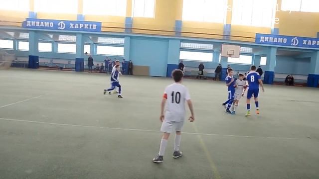 СХОДУ ПОЙМАЛ МЯЧ НА ПОДЪЁМ И ...ГОЛ! АЛЕКСЕЙ КАРАСЬ.(Ukrainian Messi). смотреть онлайн