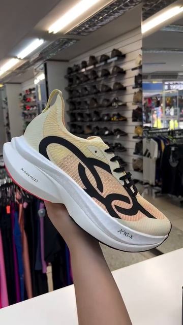 Спортивная модель Olympikus Corre Graphene 3 смотреть онлайн