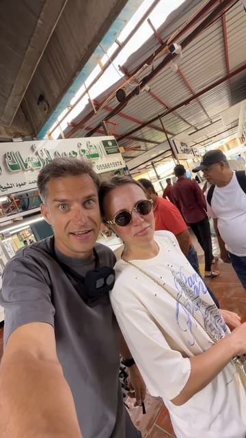 Осьминог меняет цвет от удара. Видели такого? смотреть онлайн