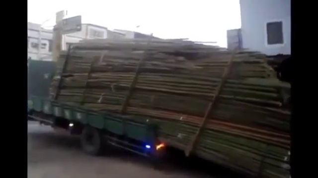 Разгрузка грузовика по-китайски !) смотреть онлайн