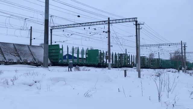 Электровозы ВЛ11-021 с грузовым поездом и ВЛ11.8-762/761Б смотреть онлайн