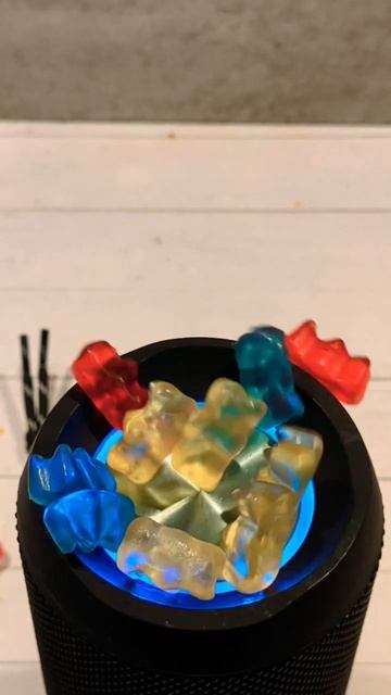 EDUplink Bass Test with Red, White, and Blue Gummy Bears! 🤯🫣😳 смотреть онлайн