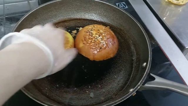 MRBEAST BURGER (Chandler style) BUT MADE IN RUSSIA! смотреть онлайн