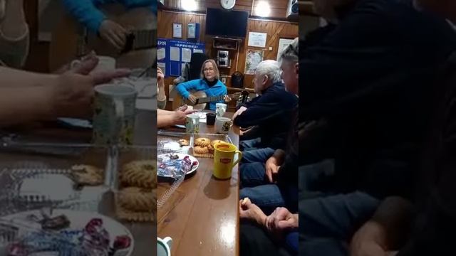 посиделки у моржей. ноябрь 2021. Виктория Кузнецова (пою полторы песни) смотреть онлайн