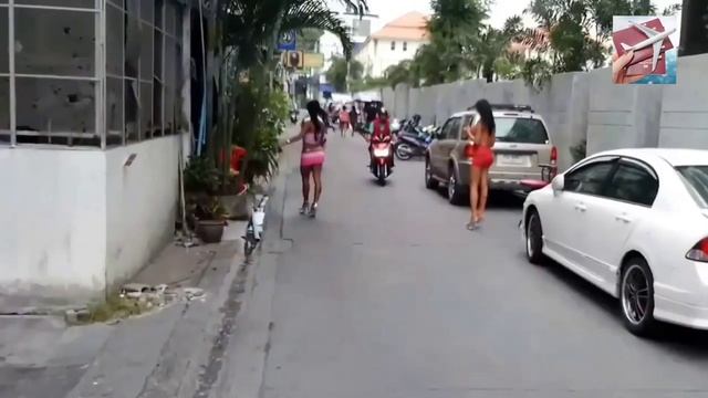 Pattaya Ladyboys Freelancer On The Road || Thailand Pattaya