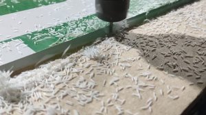 Фрезеровка поликарбоната на станке с ЧПУ. 4 мм фреза выброс стружки вверх