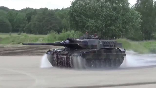 Menemukan Mainan Truk Molen, Truk Pasir, Kereta Api, Scool Bas, Mobil Grane, Tayo, Tank Baja смотреть онлайн