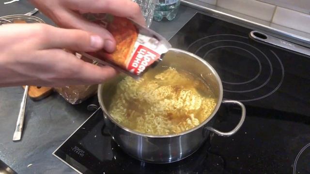 Готовим САМУЮ ДЕШЕВУЮ еду из пятерочки с Коля&Коля! смотреть онлайн