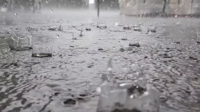 Rain urban city ambience with calm piano music for relaxing and sleep смотреть онлайн