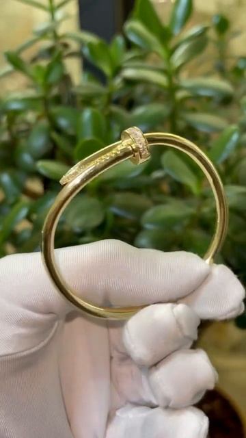 Шикарный браслет Cartier 🔥 с бриллиантами 💎 для инф и заказа пишите w/a +79001125925 Маник смотреть онлайн