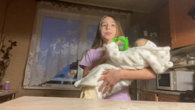 Мое первое видео!)Купаю свою куклу Аврору! смотреть онлайн