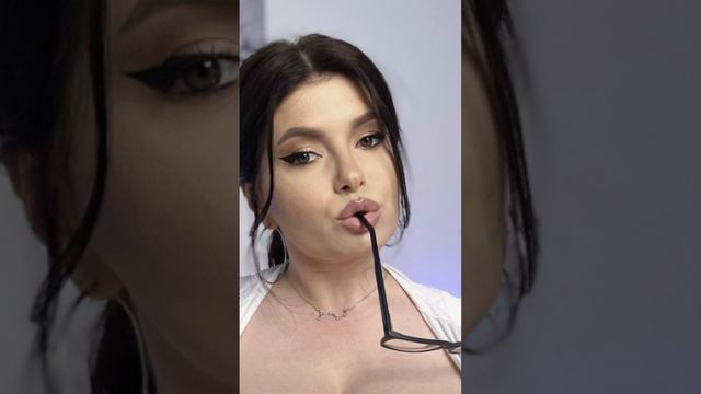 Curvy Model Busty Ema Biography, Fashion, Career, Wiki, Curvy Outfit, Net Worth смотреть онлайн