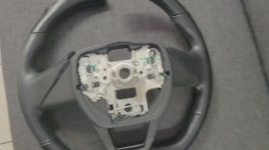 ●Снятие и установка кнопок руля ● Omoda C5, S5 ● Jaecoo J7, J8 ● Демонтаж, монтаж ● Подробно