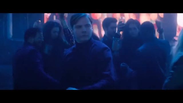 Барон Земо танцует на репиде/ Baron Zemo dancing on the repide смотреть онлайн