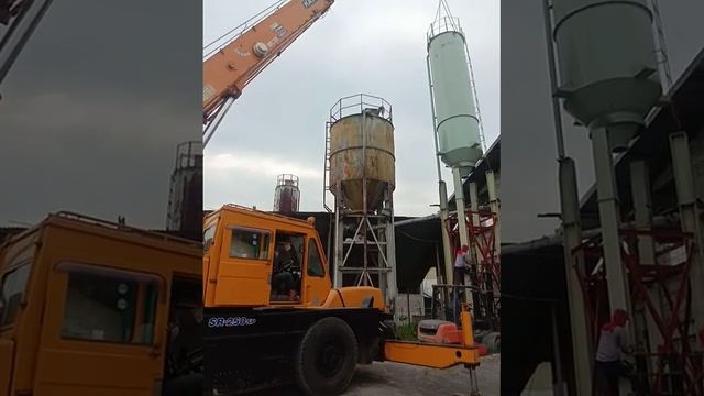 MOBILE CRANE (KATO) 25 ton смотреть онлайн
