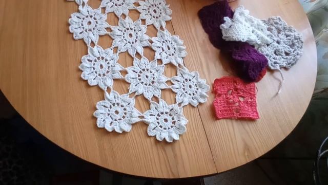 Безрукавка из фрагментов_Моточки-клубочки_Сирень цветет