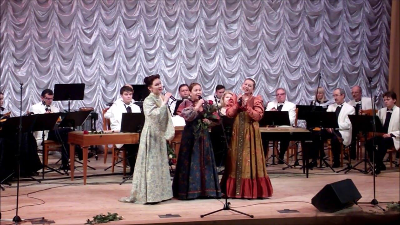 "Кружатся колечки". Муз. А.Аверкина, сл. В.Бутенко и Г.Георгиева.