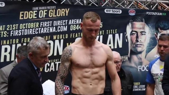 EN ROUTER FOR THE BRITISH? - JJ METCALF v DAMON JONES - OFFICIAL WEIGH-IN VIDEO / EDGE OF GLORY смотреть онлайн