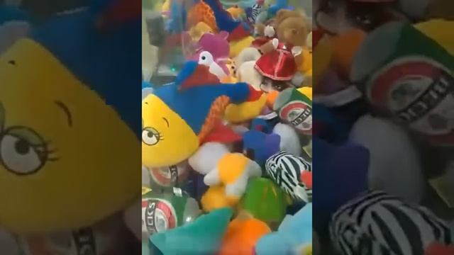 Играю в автомат с игрушками #4 смотреть онлайн