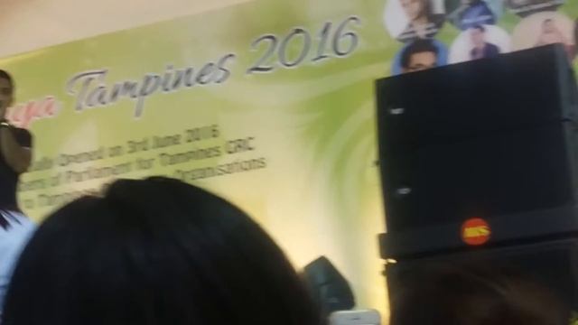Taufik Batisah sings live at Tampines Bazaar on 3 June 2016 смотреть онлайн