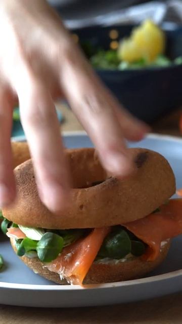 A Bagel Sandwich #shorts #rockeeina #bagel #sandwich смотреть онлайн