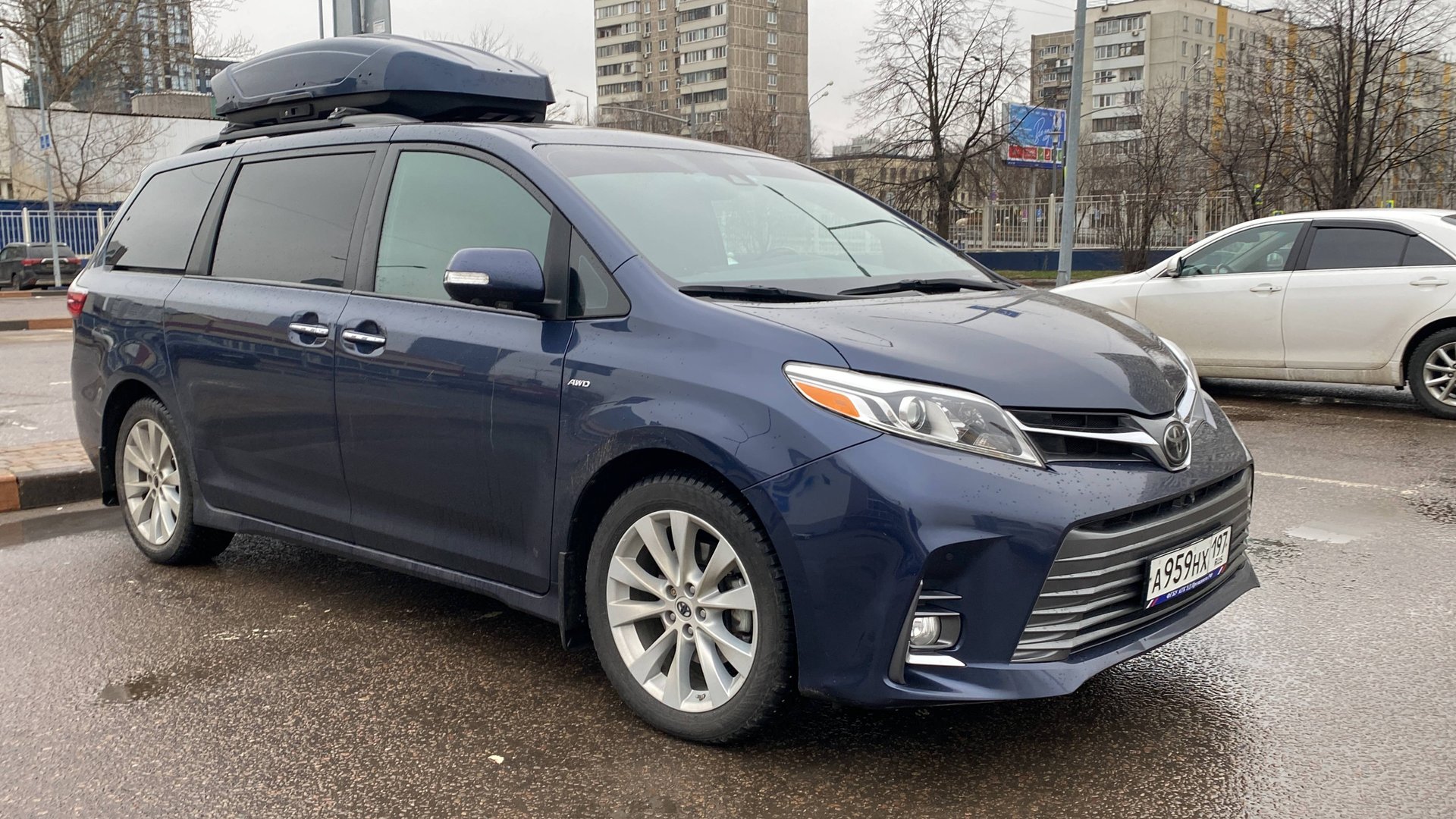 Toyota Sienna (3G) Реальный отзыв владельца. смотреть онлайн