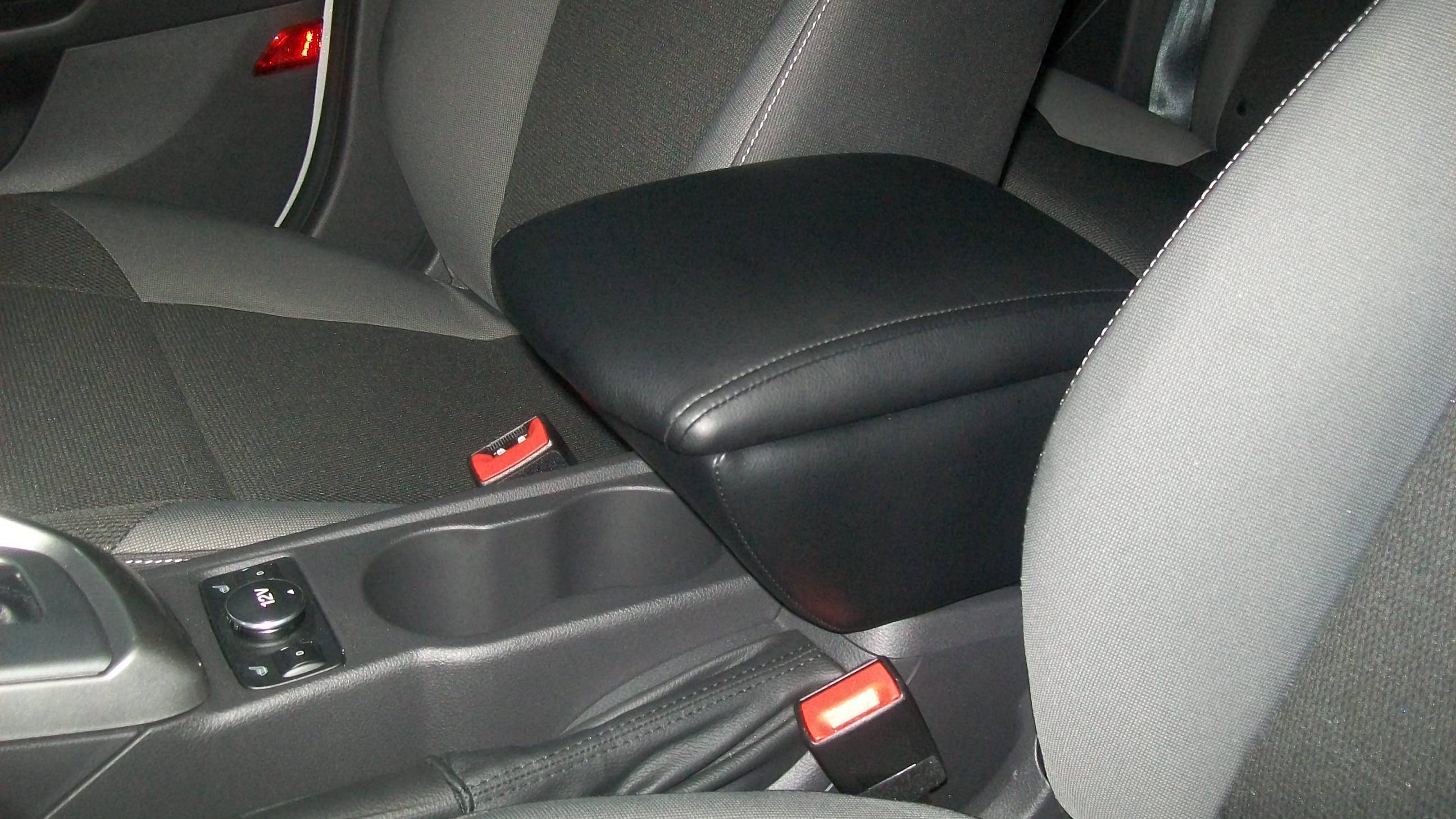 Подлокотник Форд Фокус 3 Ford Focus 3 смотреть онлайн