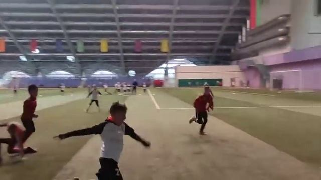 Обыграл обычными финтами пол команды смотреть онлайн