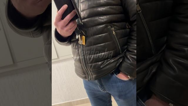 В Рязани неадекватный владелец квартиры сдал девушке апартаменты и вломился к ней ночью смотреть онлайн