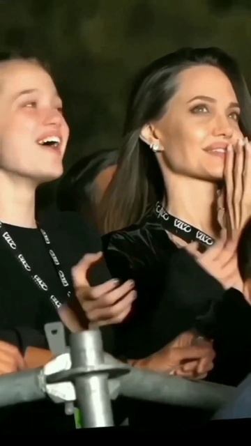 [AngelinaJolie] Angelina Jolie and Shiloh Jolie Pitt смотреть онлайн