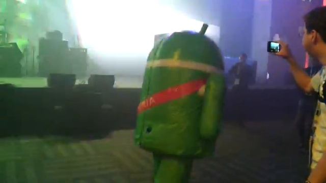 AndroidCentral.com - Crazy Android Dance at Google IO смотреть онлайн