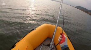 зимний сазан на паук подъемник с лодки