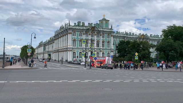 Пешком по летнему Петербургу 👣 #saintpetersburg #summer #streets #history смотреть онлайн